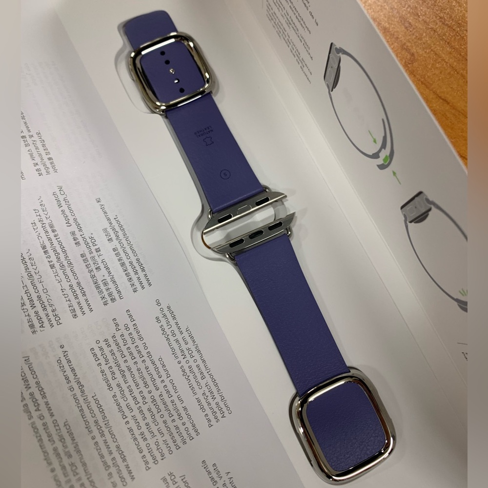Apple Leather Wisteria Modern Buckle for Apple Watch 41mm - Picture 2 of 16